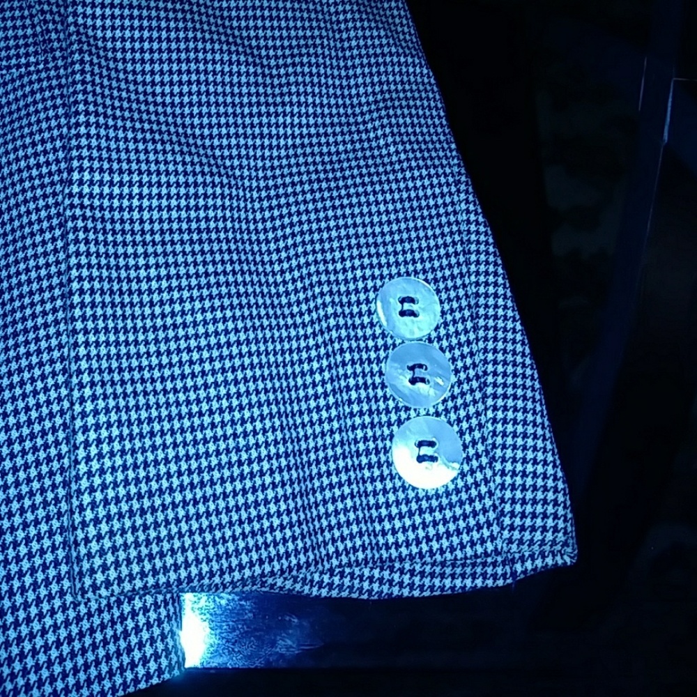Blazer - Picture 2 of 3